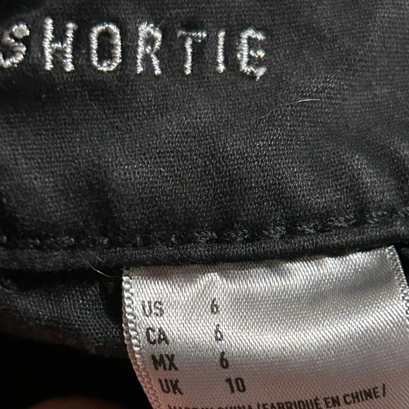 American Eagle Hi-Rise shortie - Picture 2 of 3